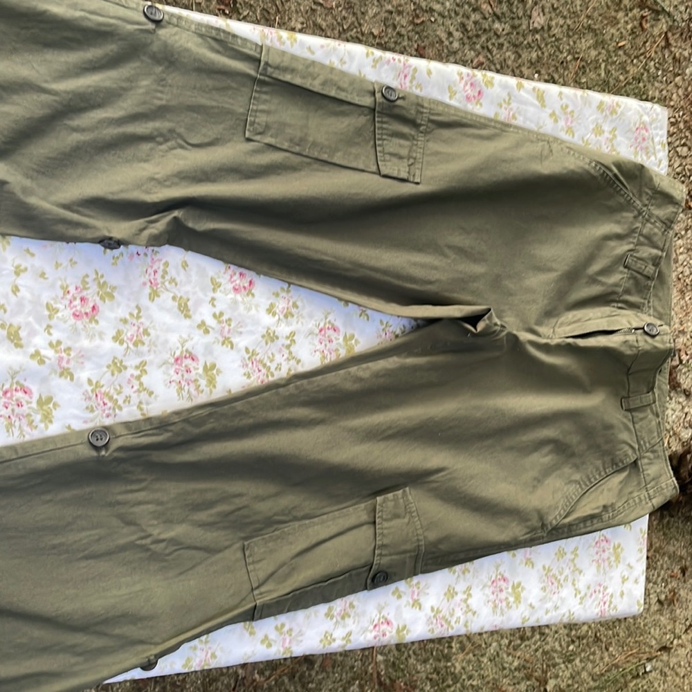 Green cargo pants